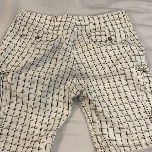 Levi’s plaid shorts - Picture 4 of 6